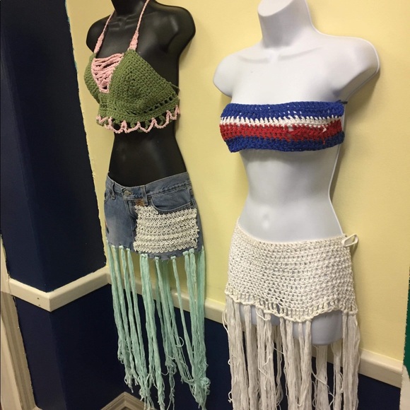 Dominican themed two piece - Picture 2 of 3